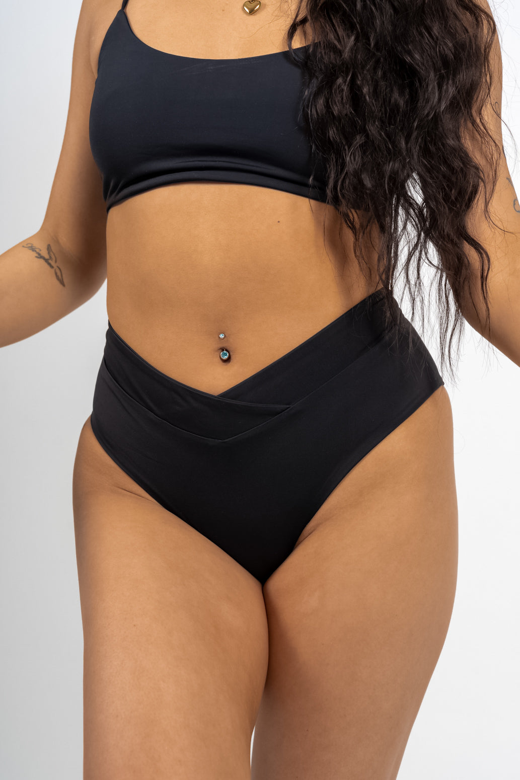 1033 - Black bottoms