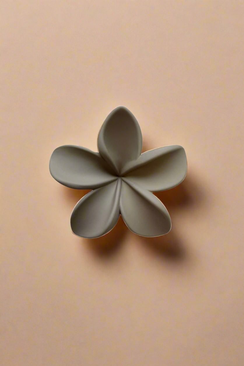 Flower clip - Matte Beige