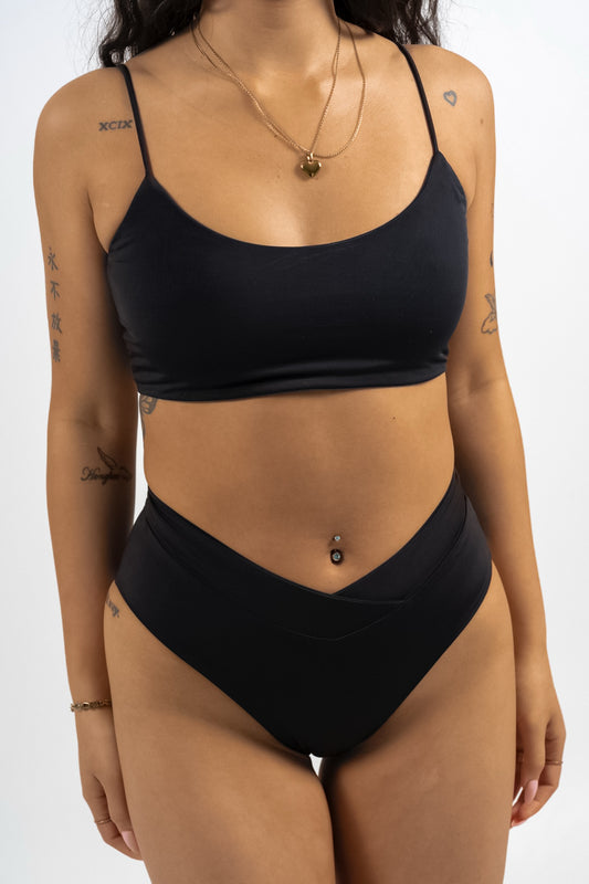 1033 - Black bottoms