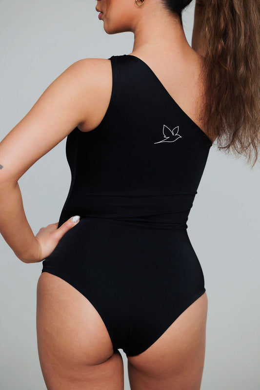 1000 - Black swimsuit