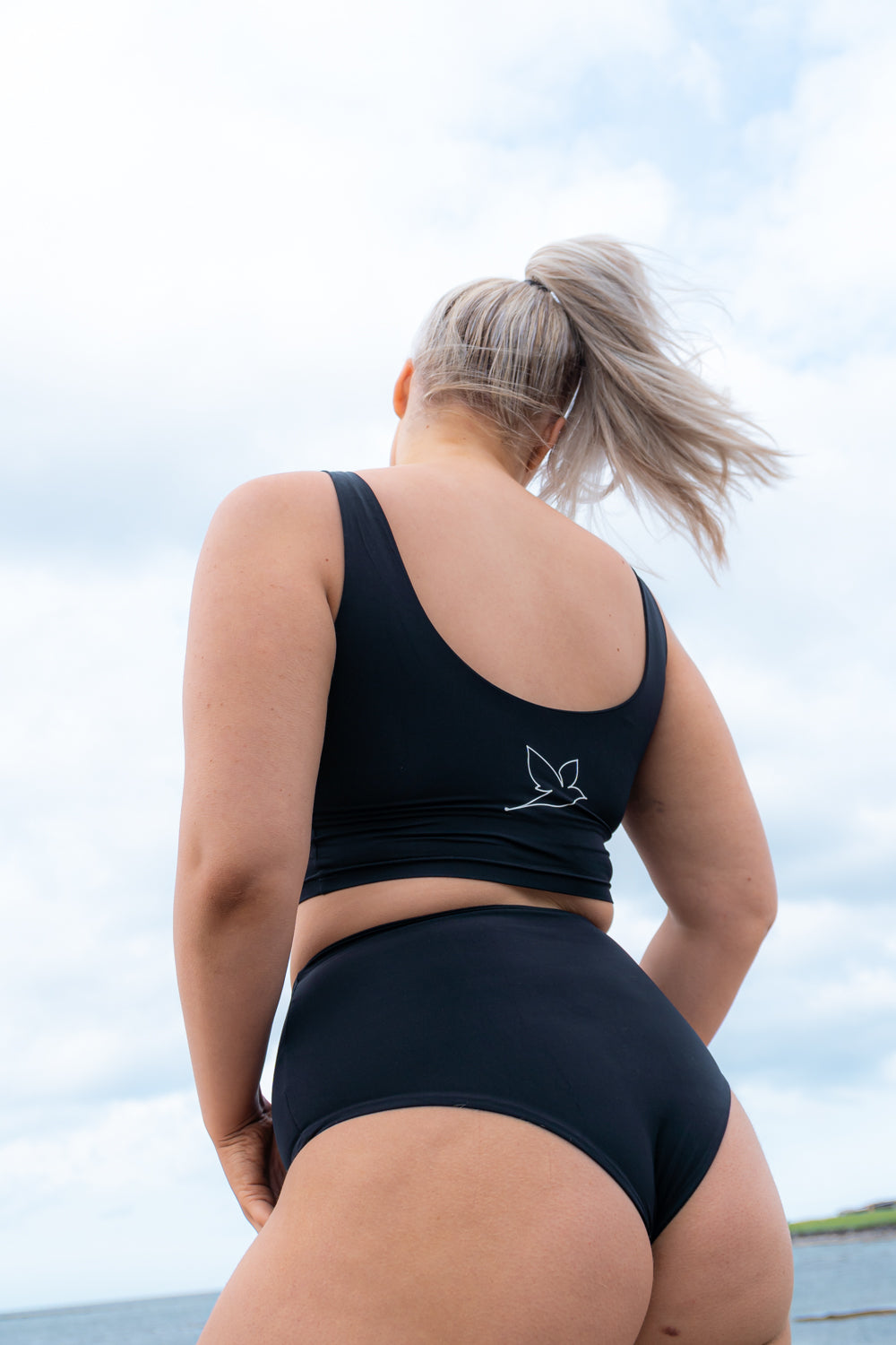 1003 - Black bottoms