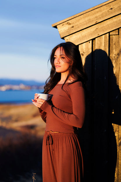 1052 - Brown bamboo logo t-shirt (long sleeve)