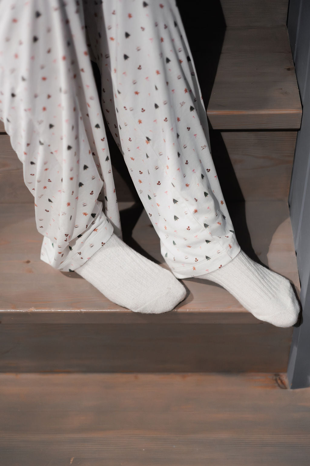 White cashmere socks