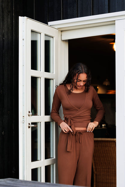 1053 - Brown bamboo wrap top