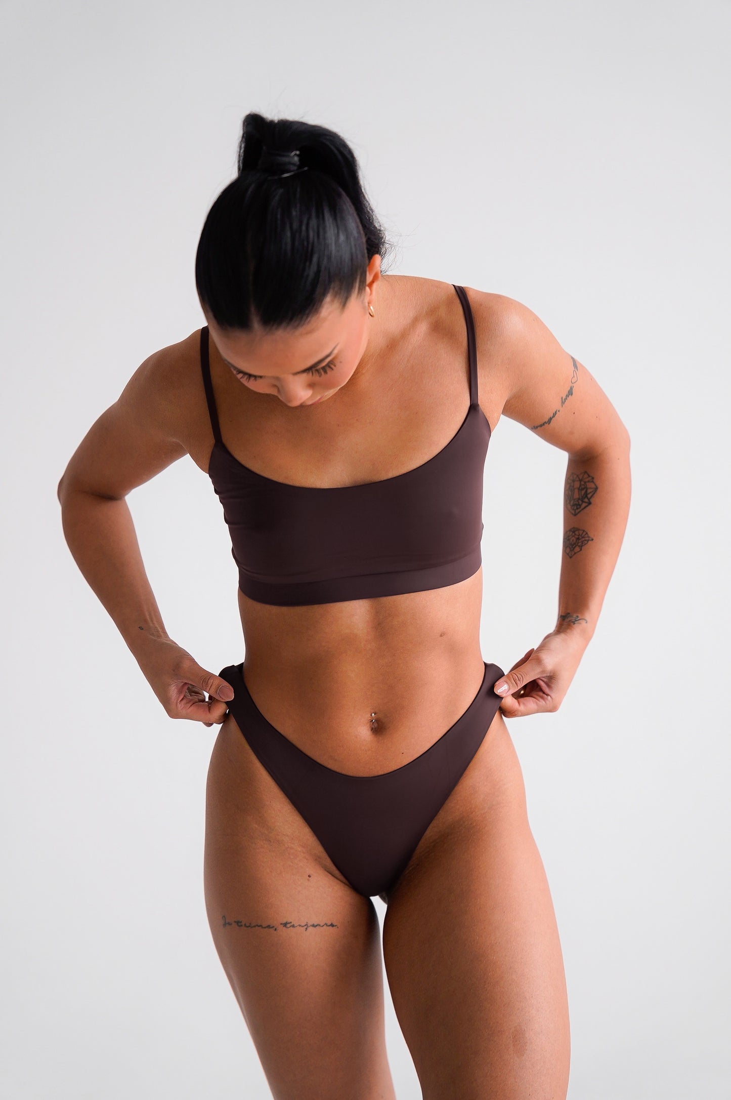 1004 - Brown top
