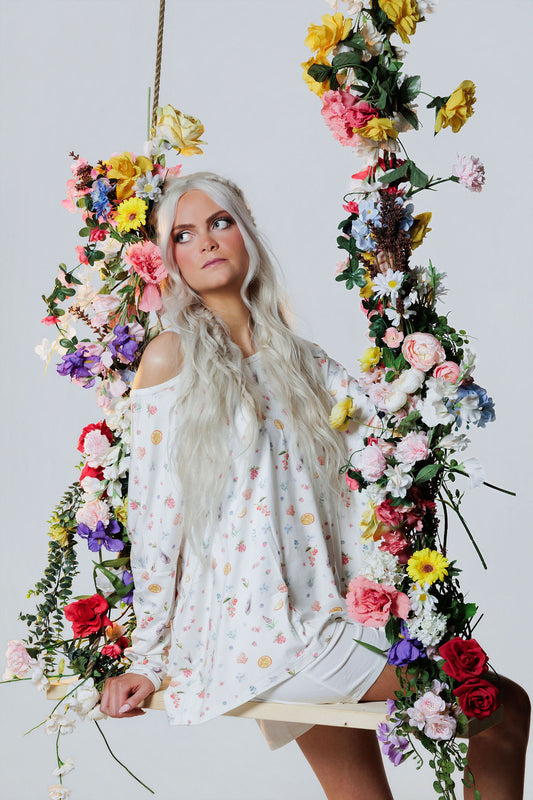 1051 - Bambus peysa með handmáluðu vor-mynstri