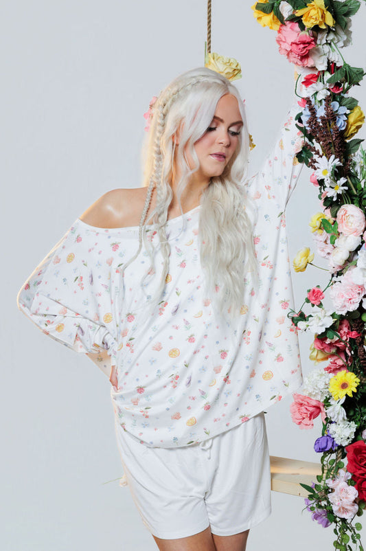 1051 - Bambus peysa með handmáluðu vor-mynstri