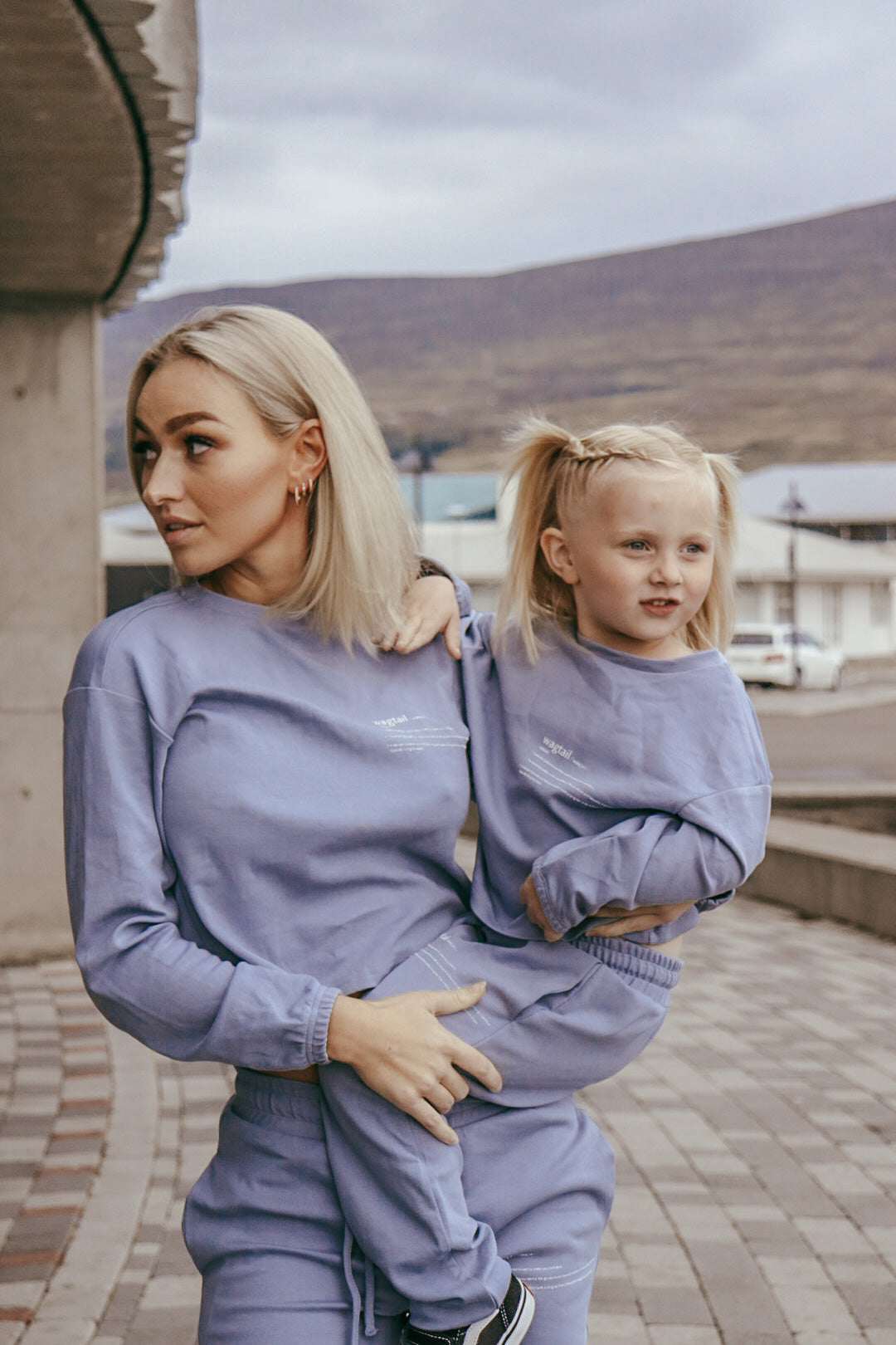 800 - Jogger top blue | Wagtail Bird Logo Swimwear | ＷＡＧＴＡＩＬ