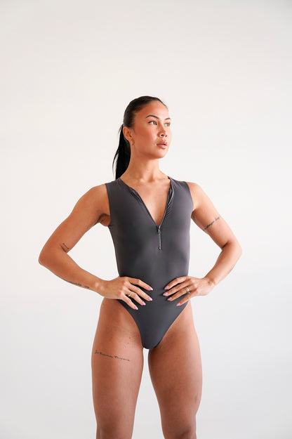 1005 - Gray swimsuit